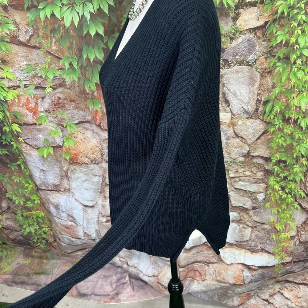 VINCE. Black Rib Knit V-Neck Sweater, XS - Picture 8 of 10